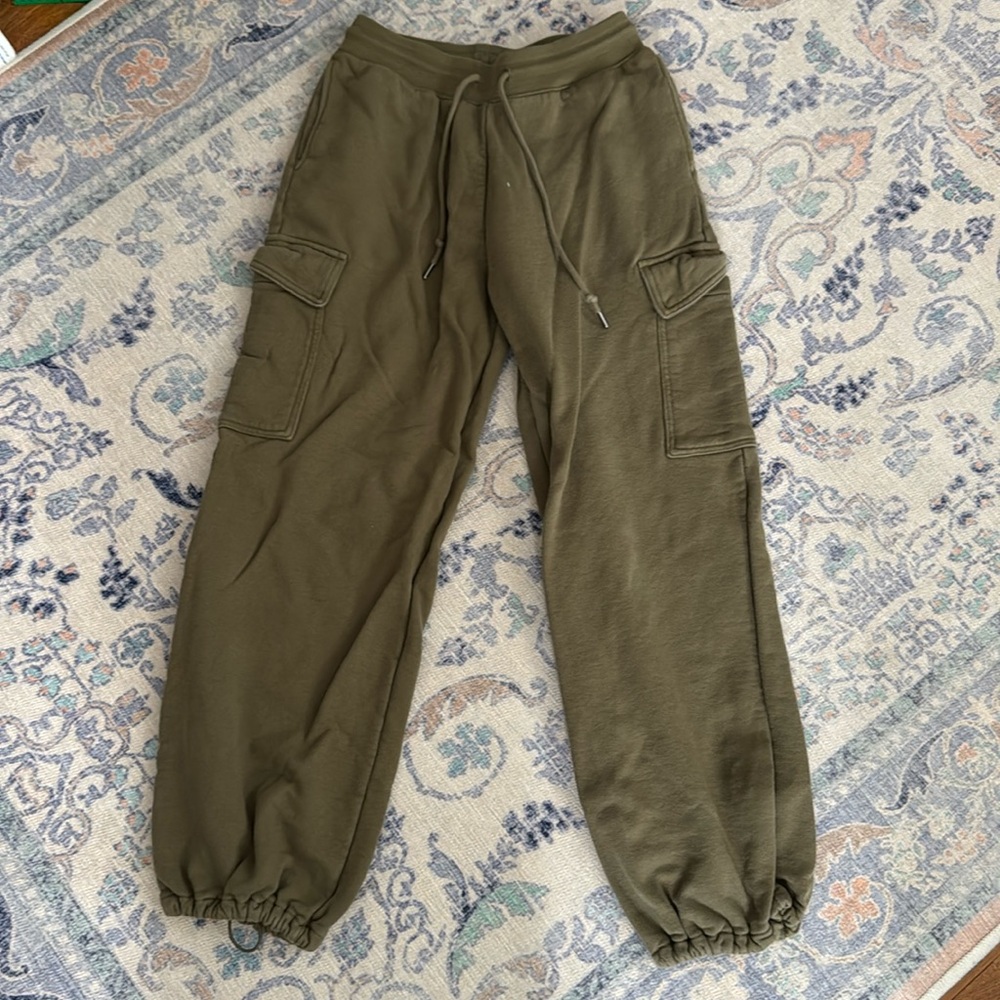 uniqlo green cargo joggers